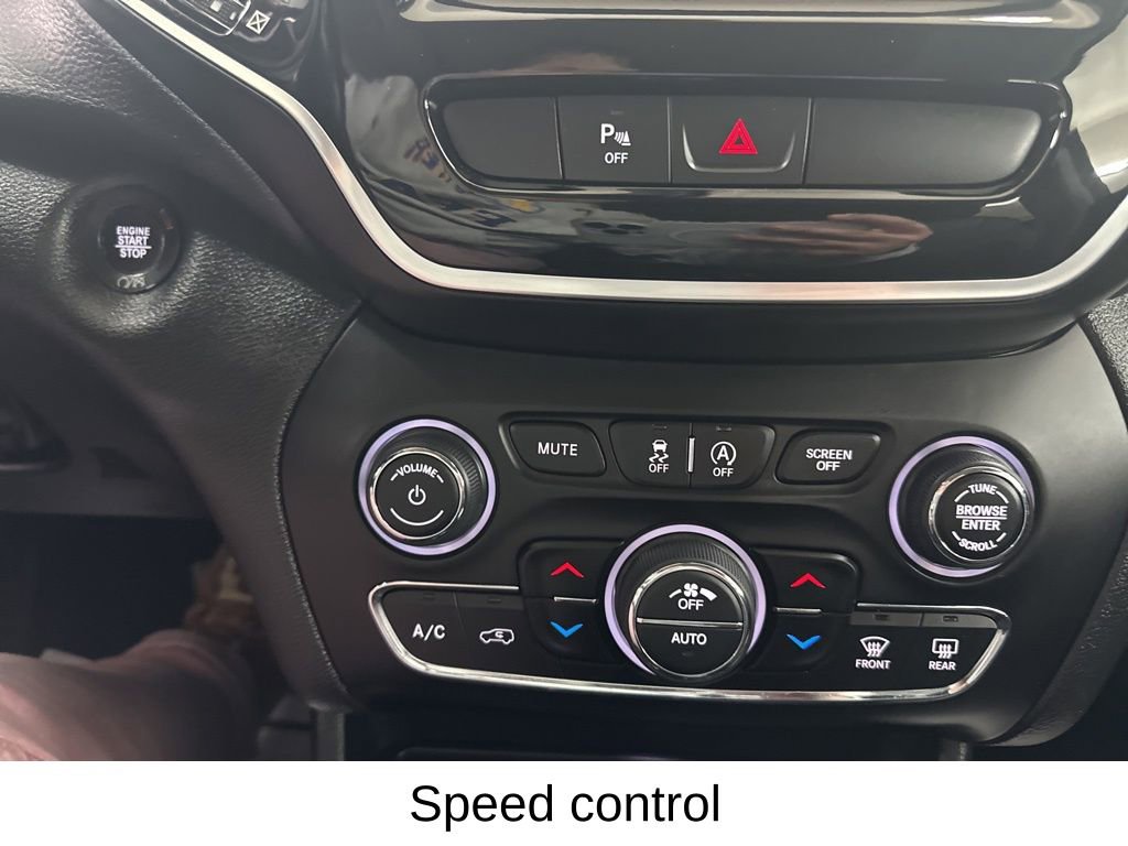 Used 2019 Jeep Cherokee Limited w/ Luxury Group image 44