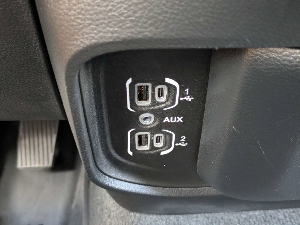 Used 2022 RAM 1500 Laramie AWD/4WD image 23