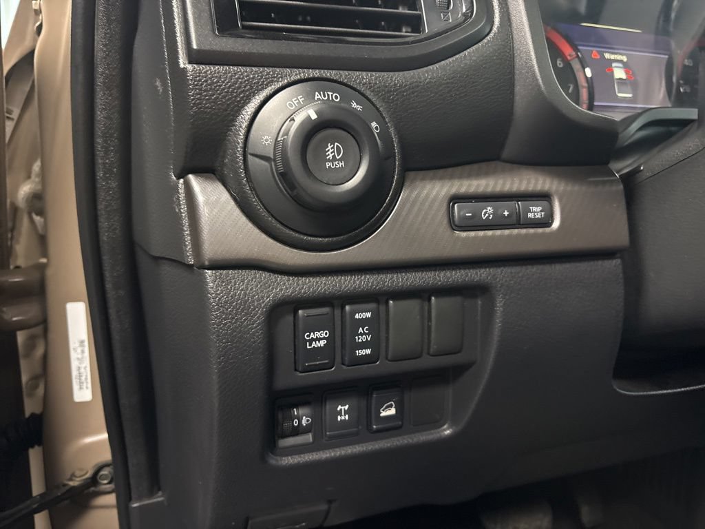 Used 2020 Nissan Titan PRO-4X w/ Pro-4x Convenience Package AWD/4WD image 16