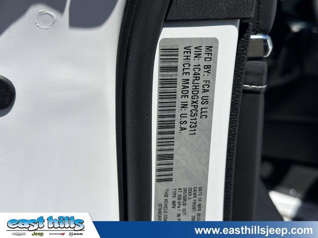 Used 2023 Jeep Grand Cherokee Overland AWD/4WD image 16