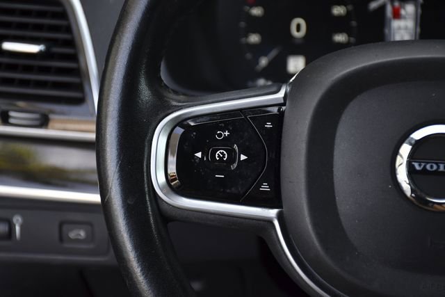 Used 2018 Volvo XC90 T5 Momentum w/ Convenience Package FWD image 8