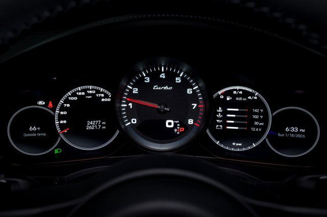 Used 2022 Porsche Cayenne Turbo image 19