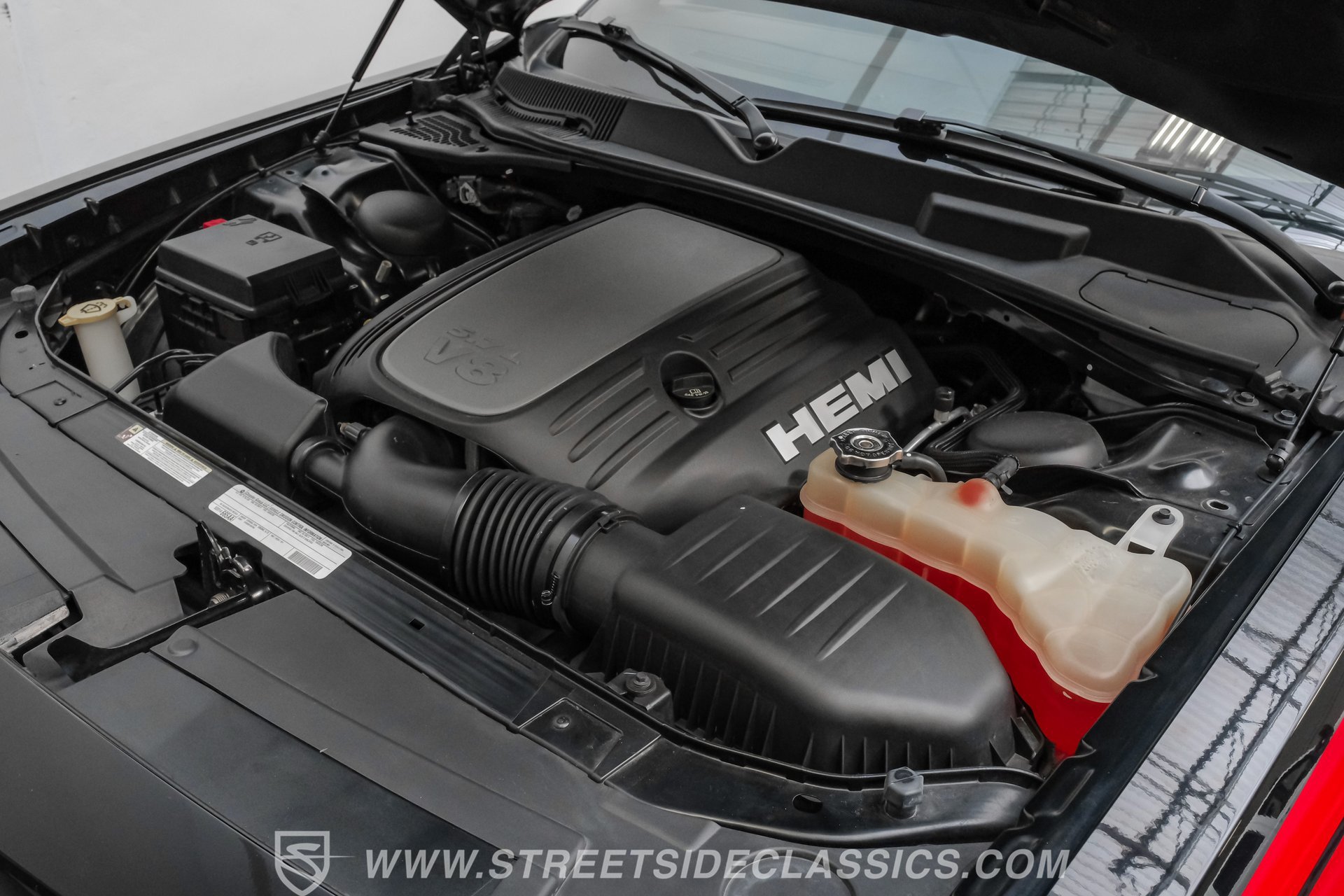 Used 2012 Dodge Challenger R/T RWD image 35