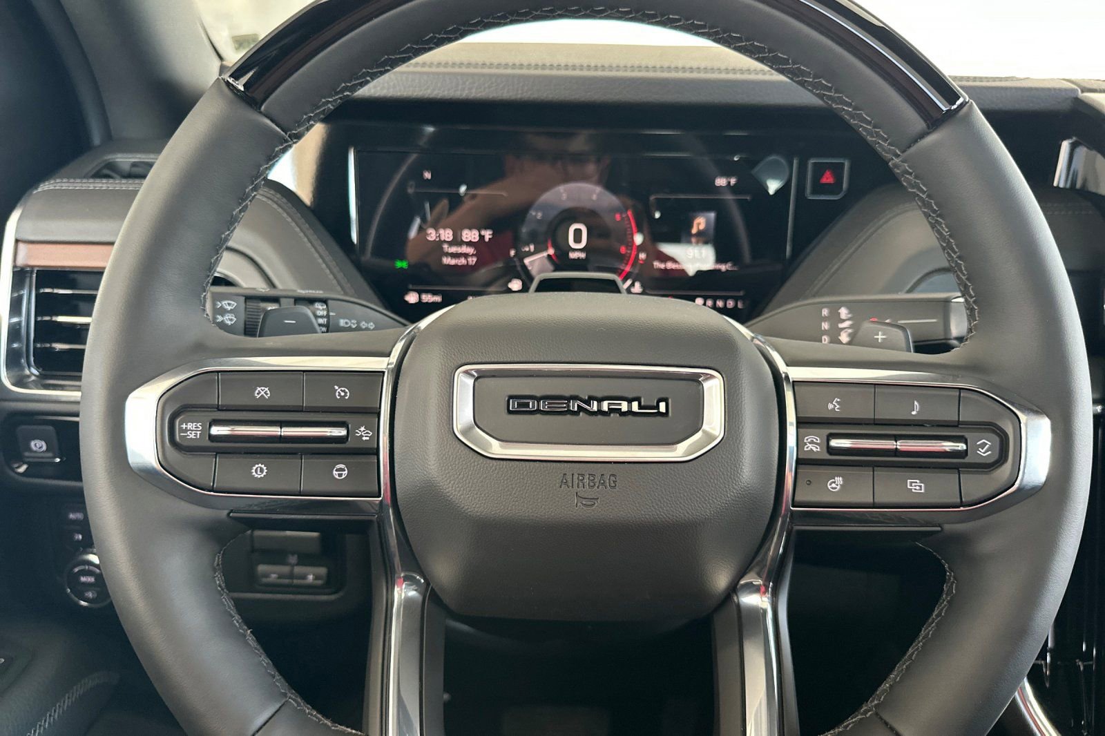 New 2026 GMC Yukon Denali w/ Denali Reserve Package image 25