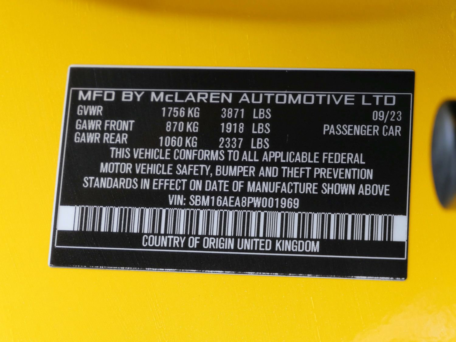 Used 2023 McLaren Artura RWD image 23