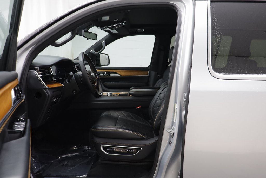 Used 2024 Jeep Grand Wagoneer L Series III image 5