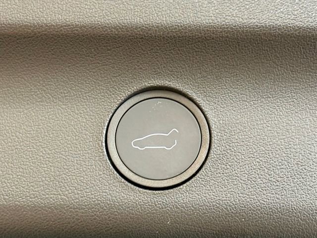 Used 2023 Tesla Model Y Long Range image 38