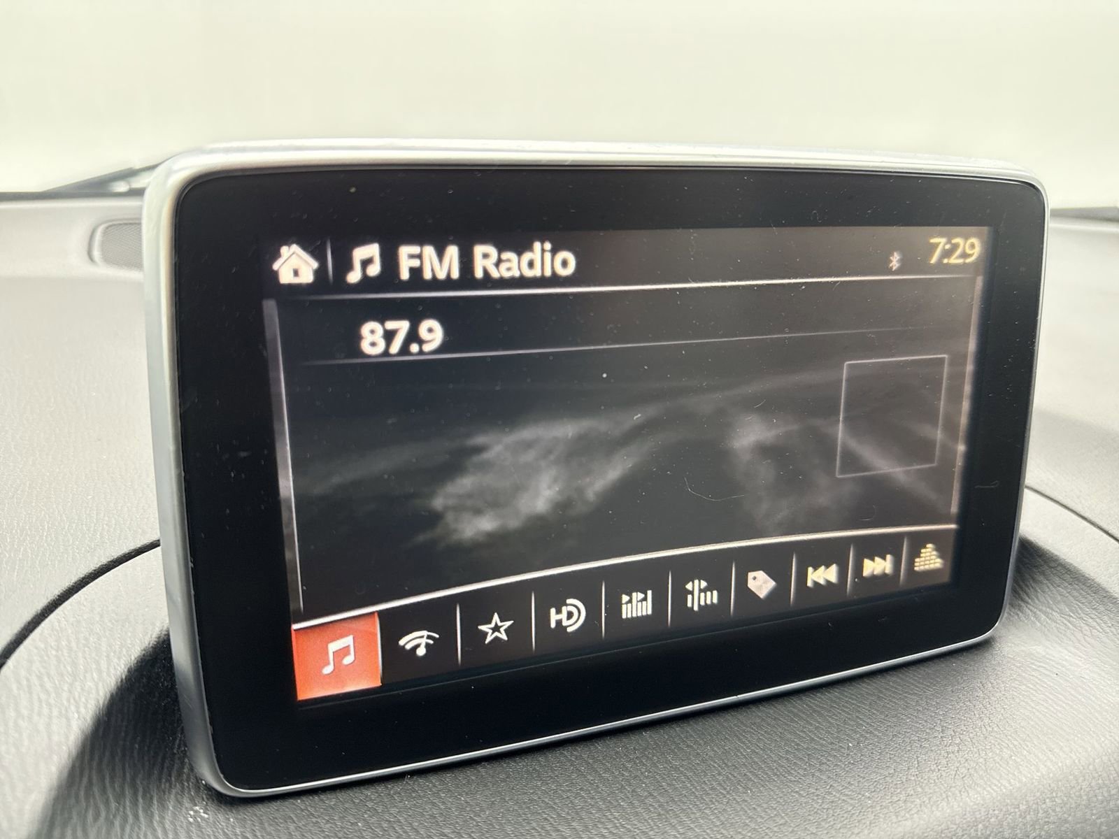 Used 2015 MAZDA MAZDA3 i Touring w/ Technology Package image 18