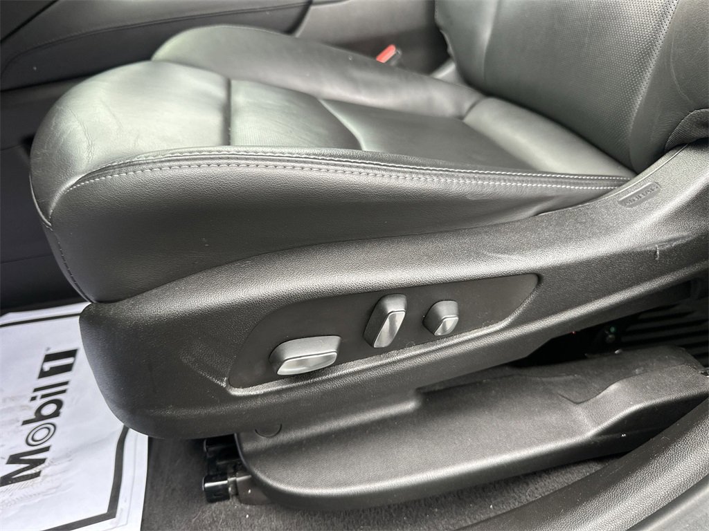 Used 2023 Cadillac XT6 Premium Luxury image 12