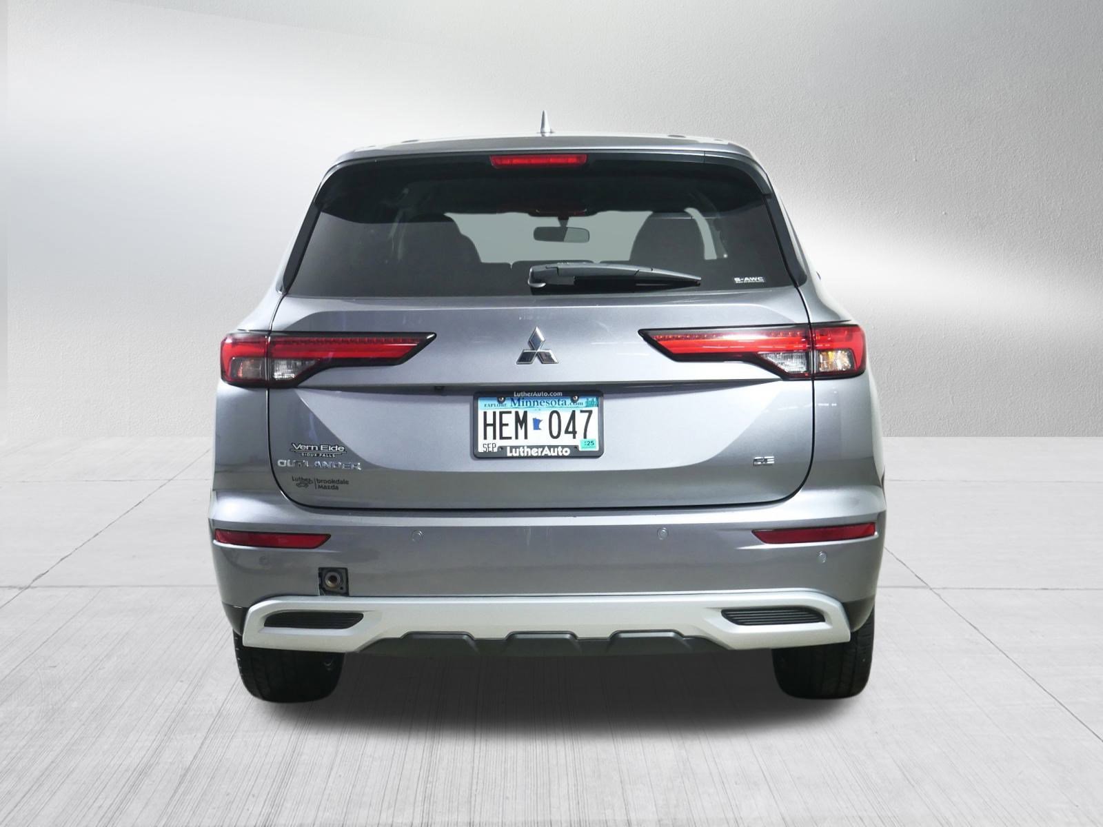 Used 2022 Mitsubishi Outlander SE image 6