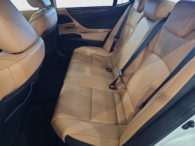 Certified 2025 Lexus ES 300h Ultra Luxury w/ Accessory Package (Z2) image 14