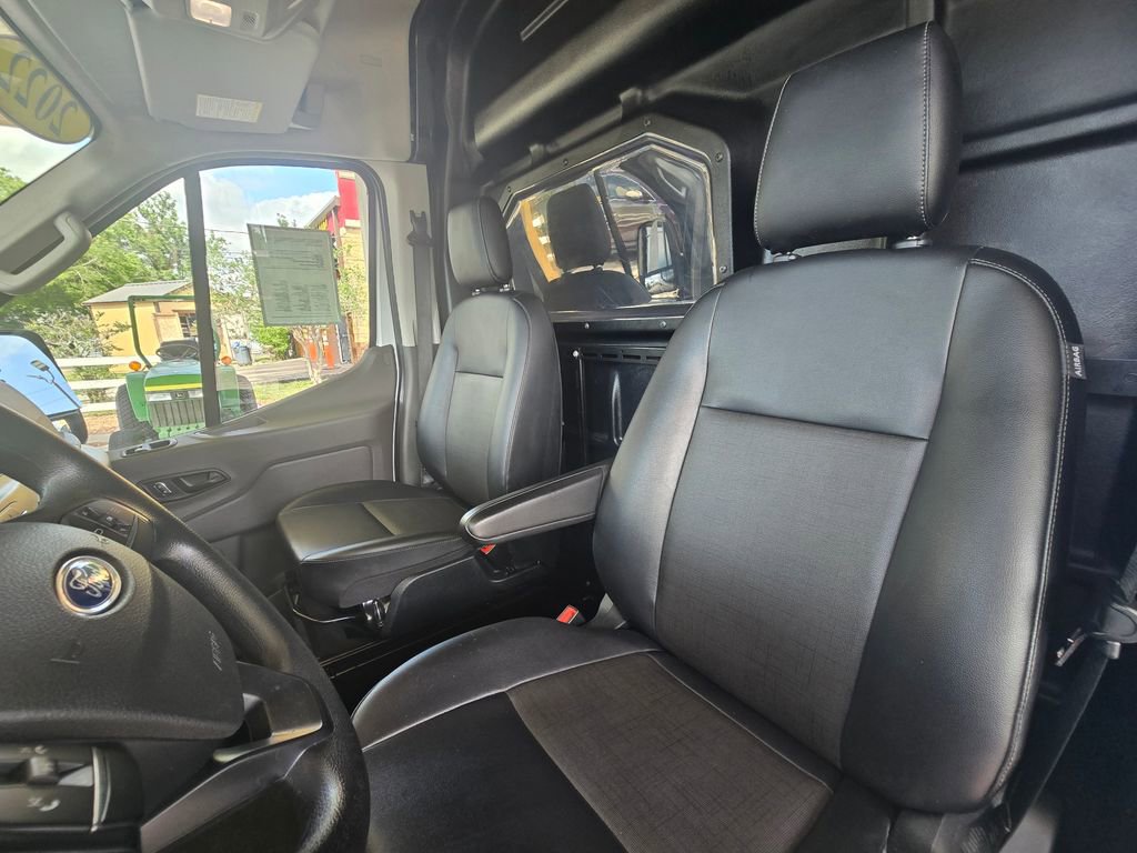 Used 2022 Ford E-Transit Medium Roof RWD image 3