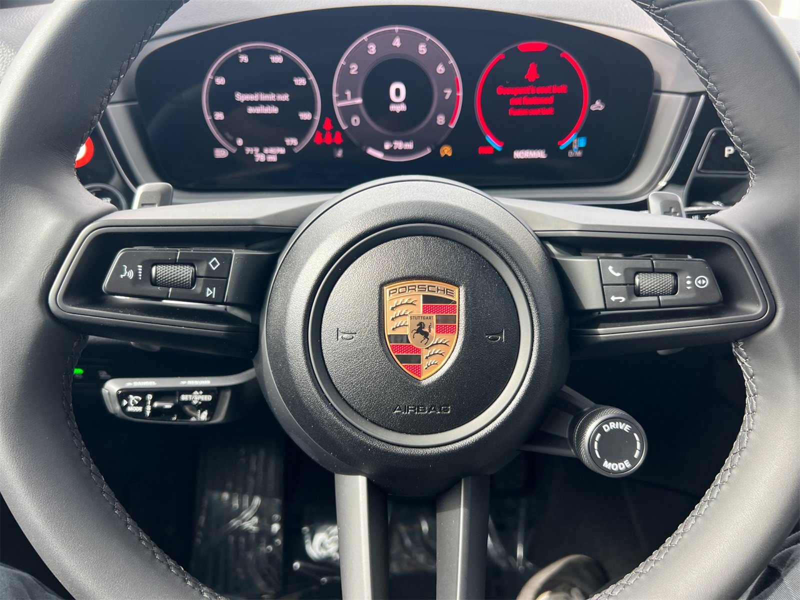 New 2025 Porsche Cayenne image 28