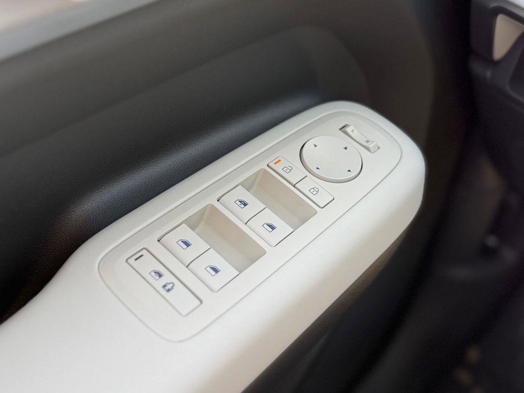 New 2026 Hyundai Santa Fe SE image 28