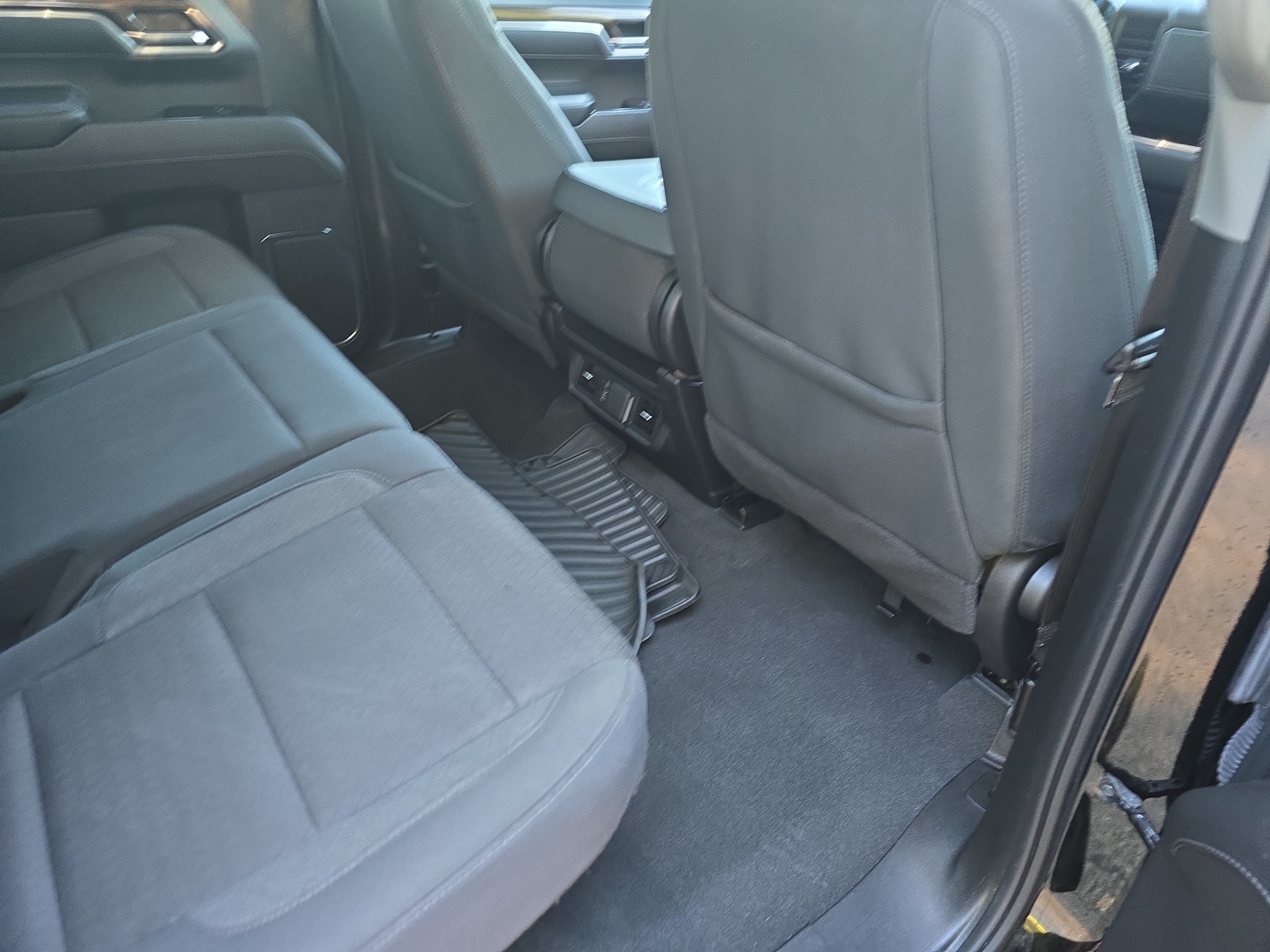 Used 2025 Chevrolet Silverado 1500 LT RWD image 11