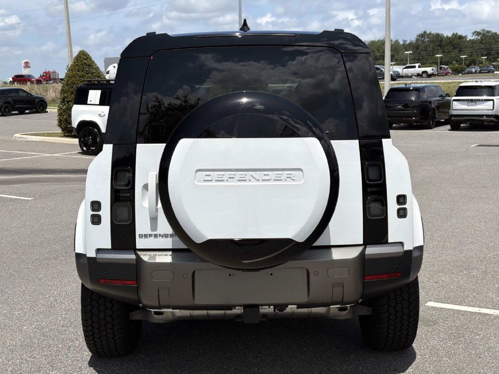 New 2026 Land Rover Defender 110 S AWD/4WD image 4