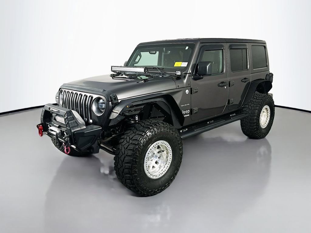 Used 2019 Jeep Wrangler Unlimited Sahara AWD/4WD image 3