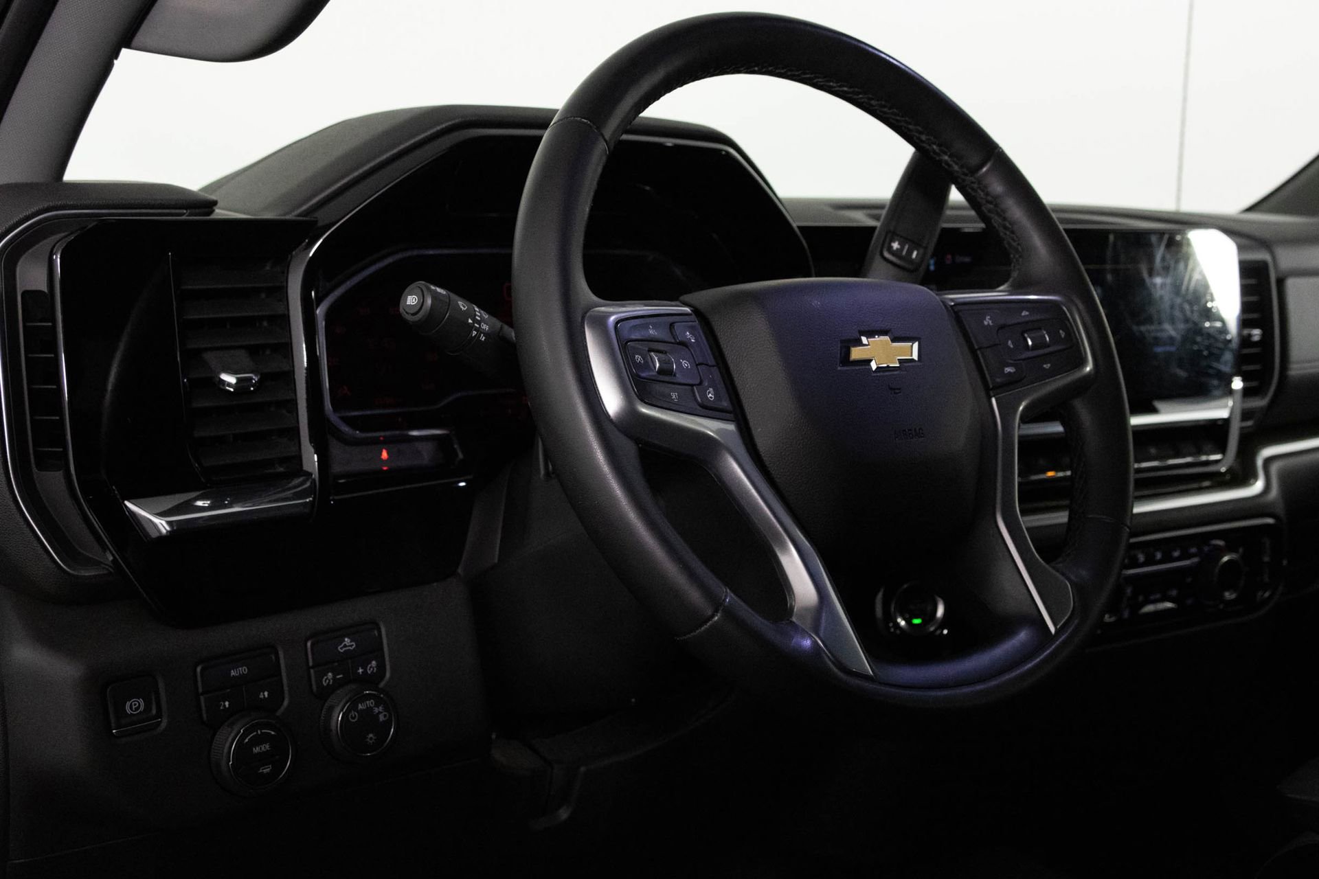 Used 2023 Chevrolet Silverado 1500 LT image 31