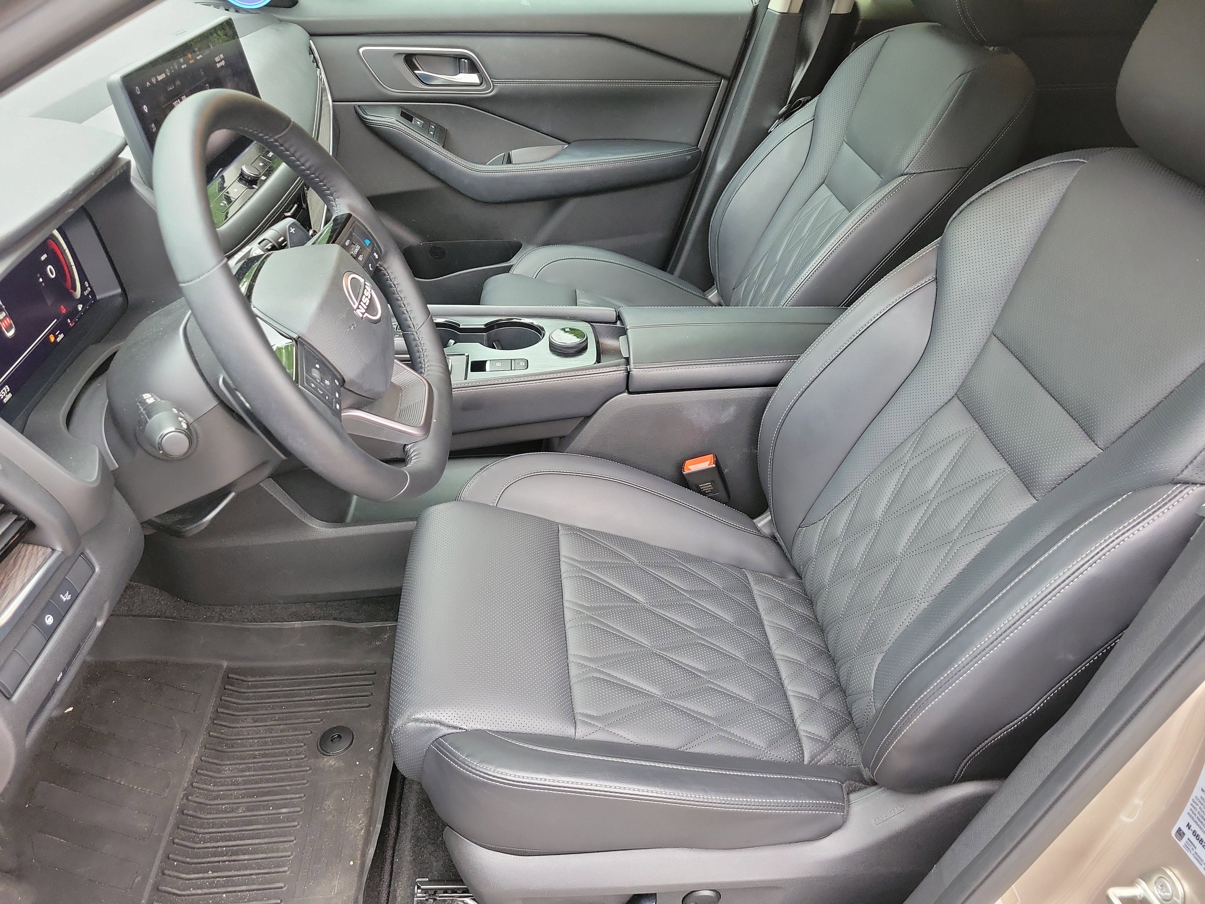 Used 2025 Nissan Rogue Platinum w/ Platinum Premium Package AWD/4WD image 9