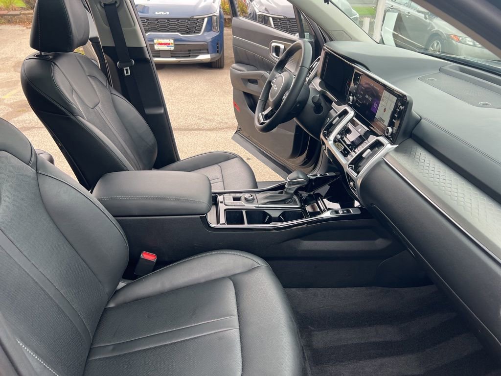 Certified 2022 Kia Sorento SX image 22