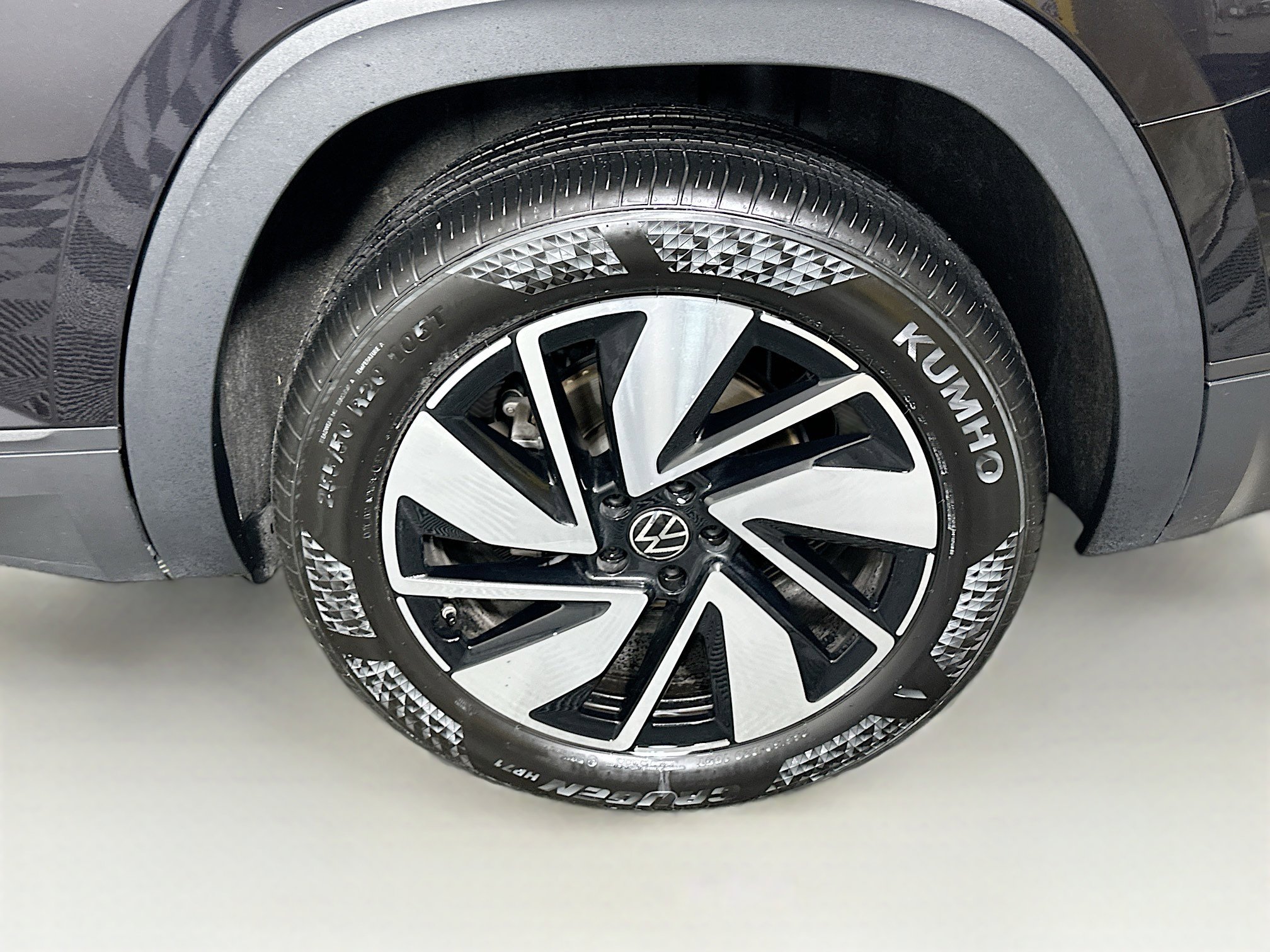 Used 2024 Volkswagen Atlas SE image 11