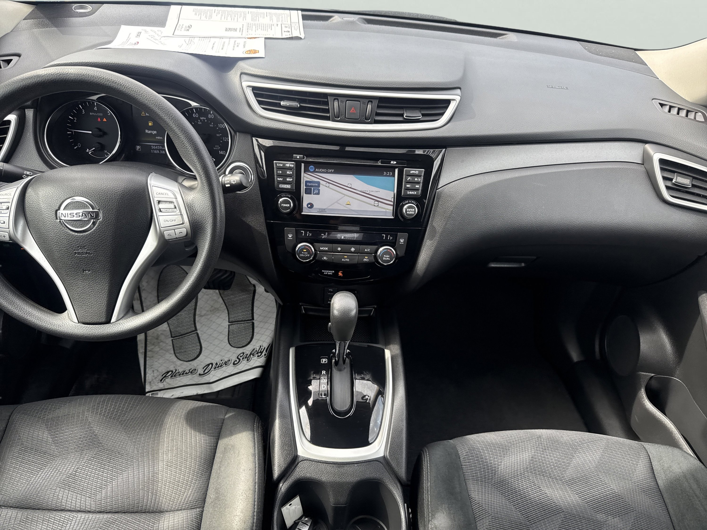 Used 2016 Nissan Rogue SV w/ SV Premium Package image 14