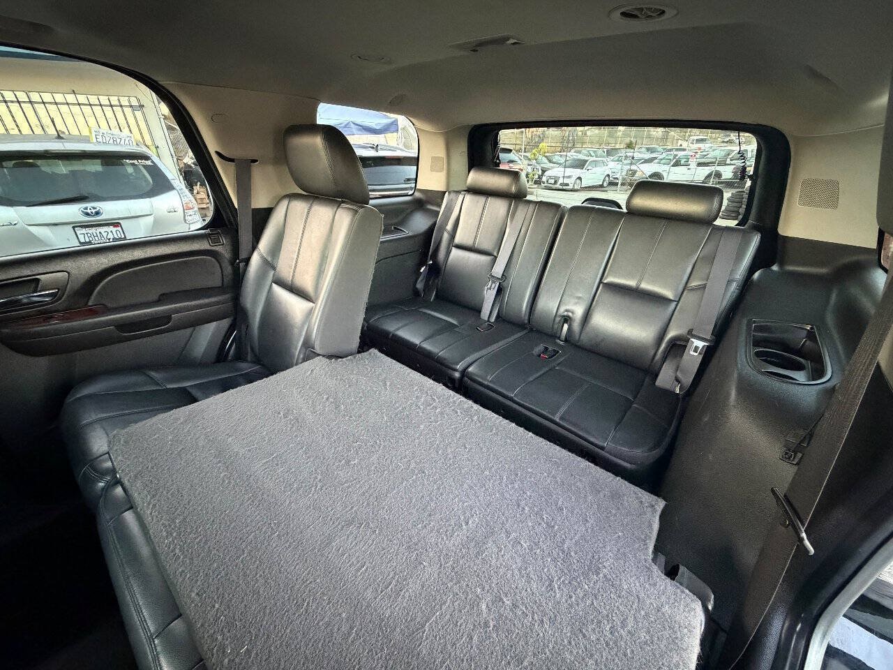 Used 2013 Chevrolet Tahoe LT RWD image 12
