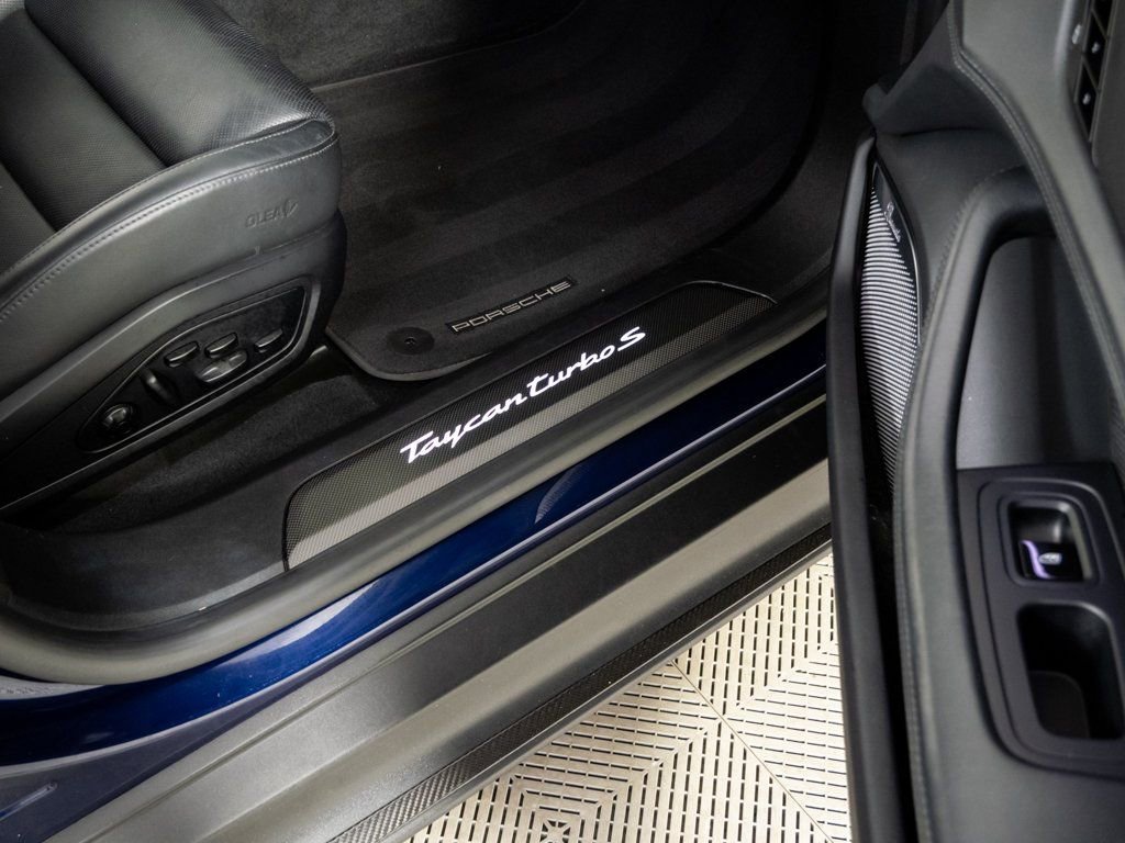 Used 2020 Porsche Taycan Turbo S image 27
