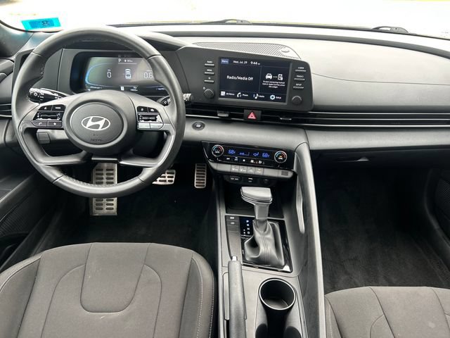 Certified 2025 Hyundai Elantra Sport FWD image 18