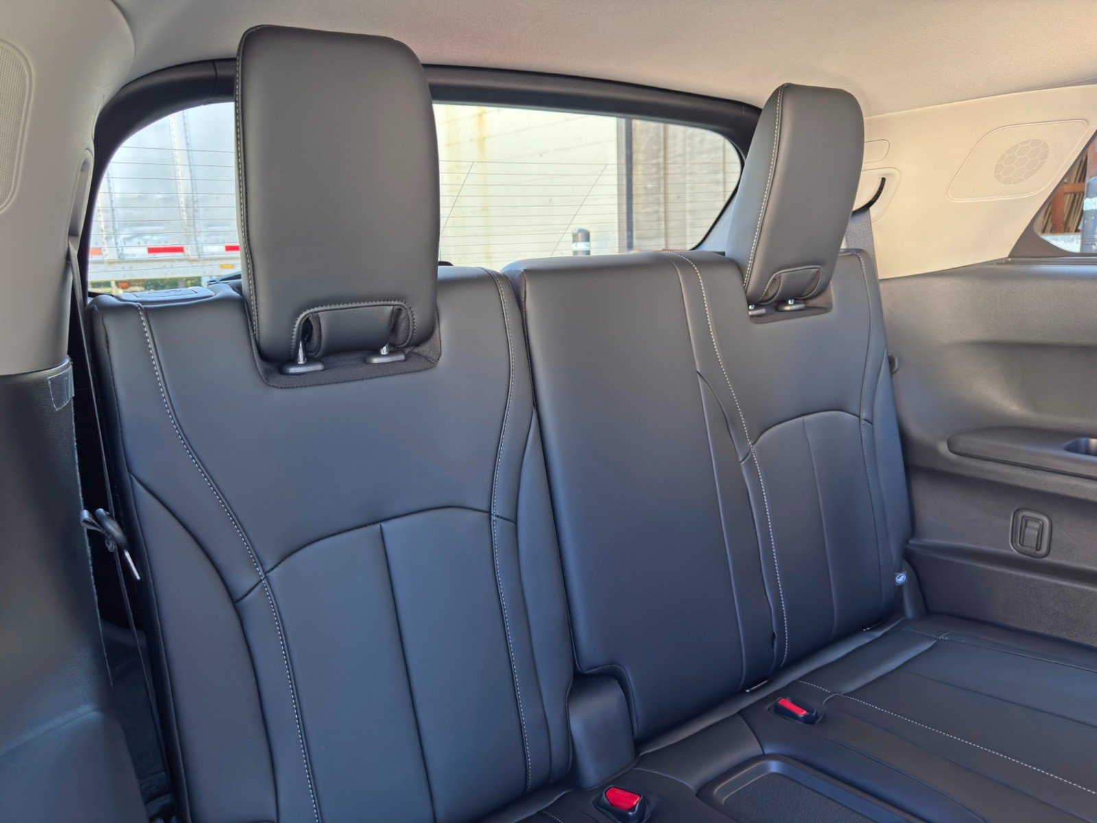 Used 2026 INFINITI QX60 Luxe w/ Cargo Package FWD image 42
