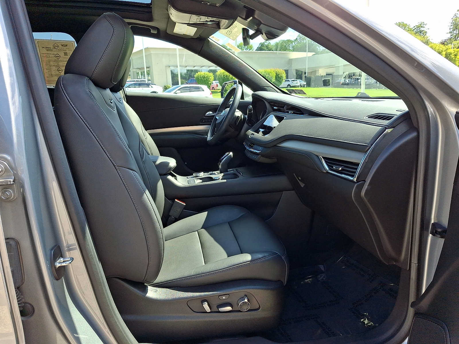 Certified 2023 Cadillac XT4 Premium Luxury AWD/4WD image 20