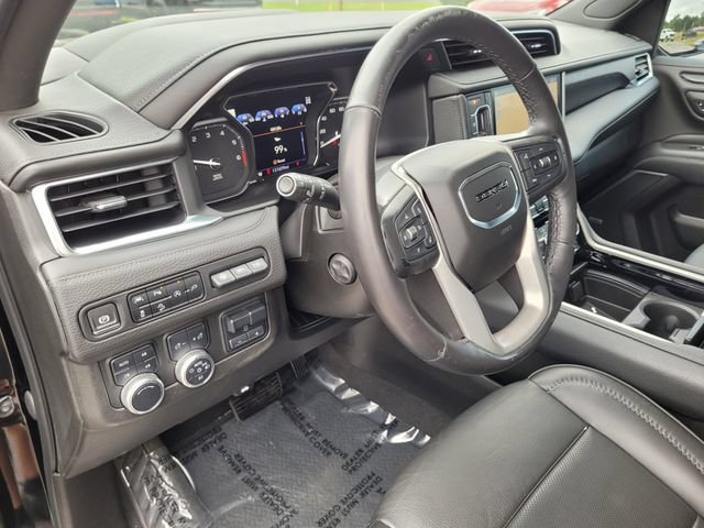 Used 2021 GMC Yukon XL Denali w/ Denali Premium Package AWD/4WD image 25