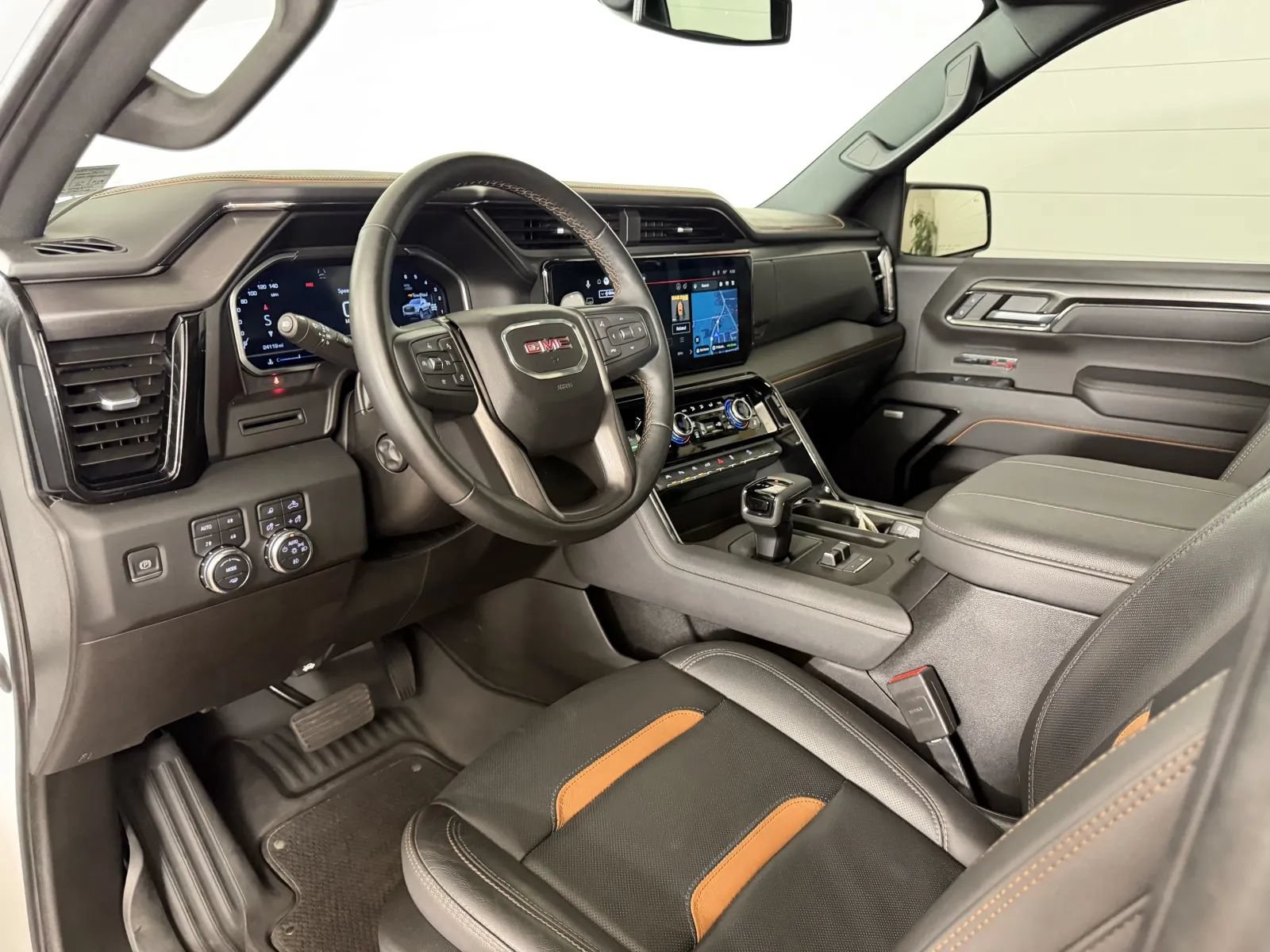 Used 2023 GMC Sierra 1500 AT4 w/ AT4 Preferred Package AWD/4WD image 11