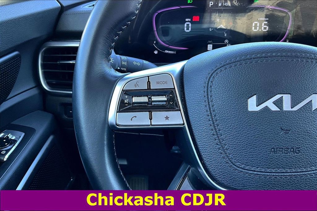Used 2025 Kia Telluride S image 11