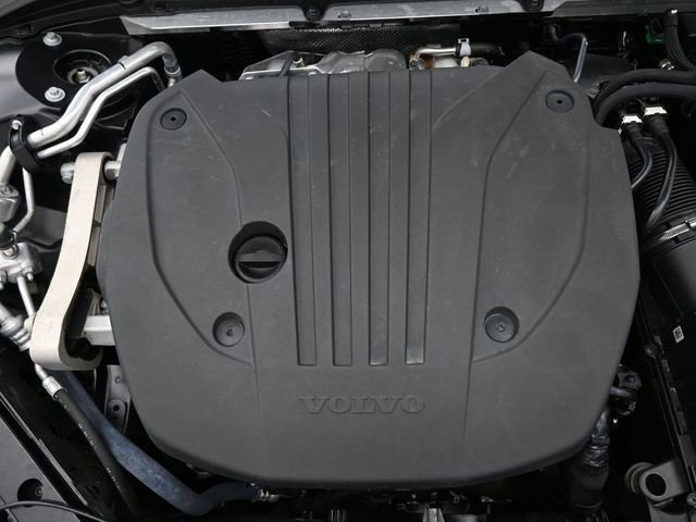 Used 2025 Volvo S60 B5 Plus AWD/4WD image 34