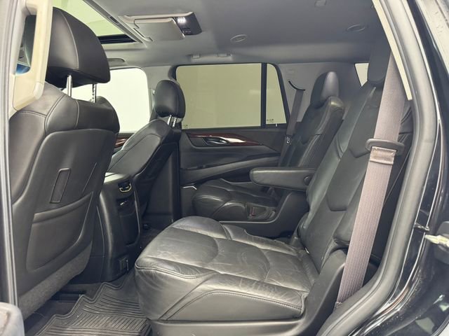 Used 2015 Cadillac Escalade Luxury RWD image 19