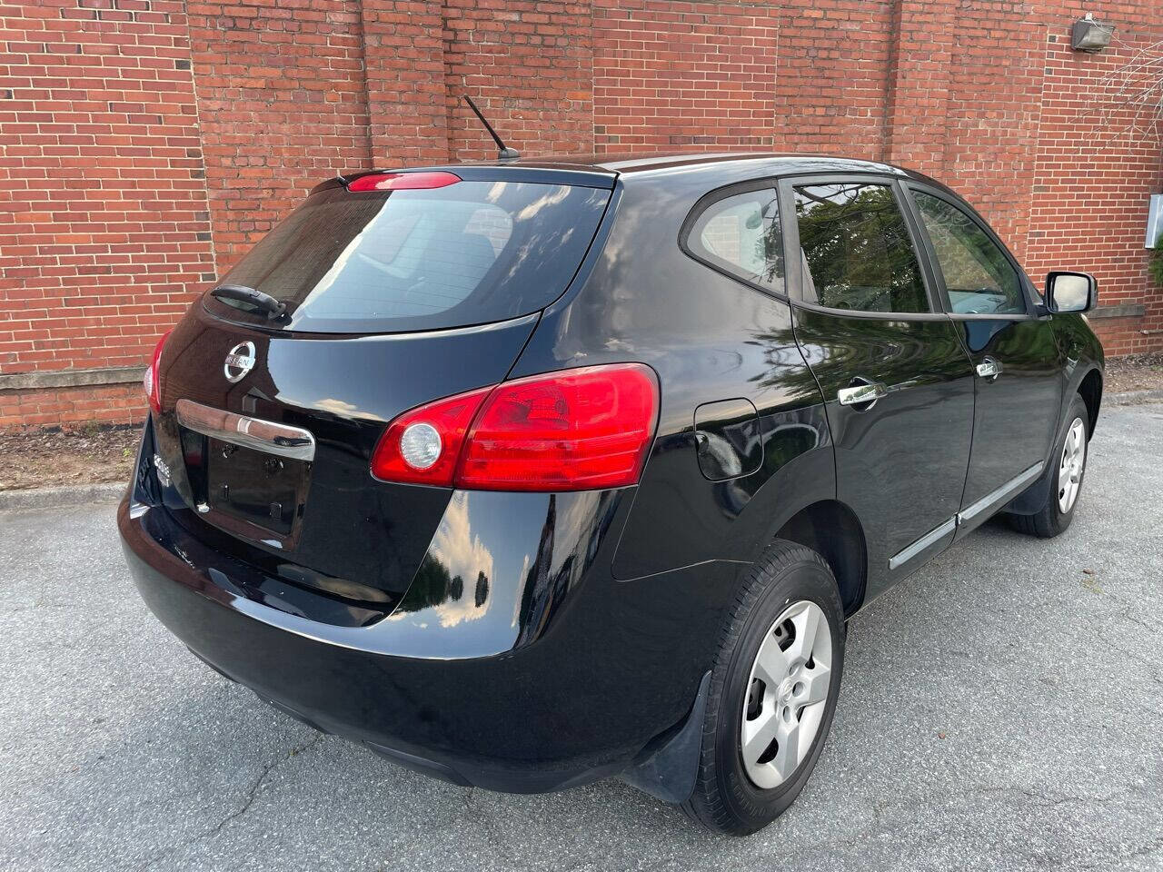 Used 2014 Nissan Rogue S image 3