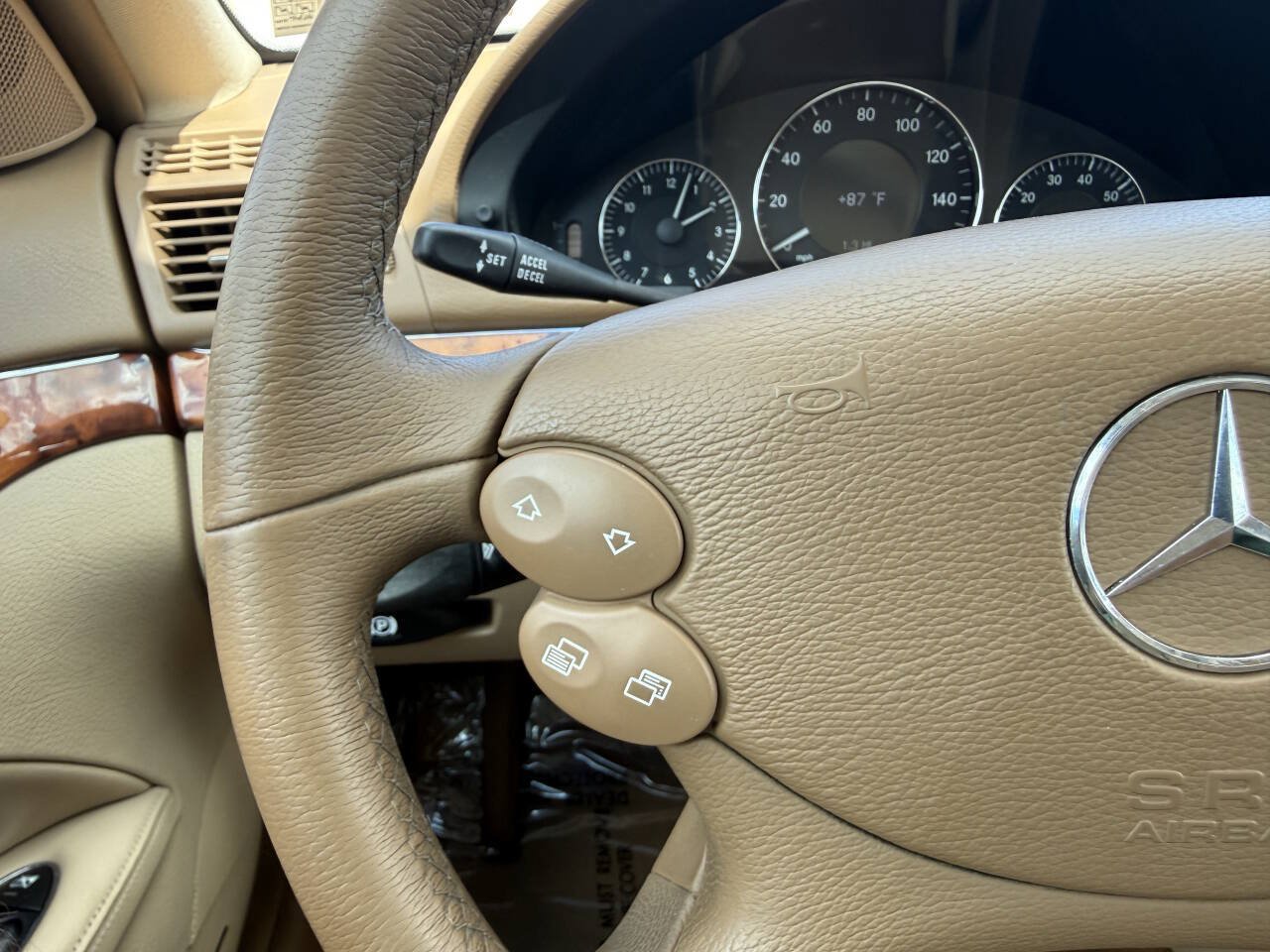 Used 2009 Mercedes-Benz E 350 4MATIC Sedan image 12