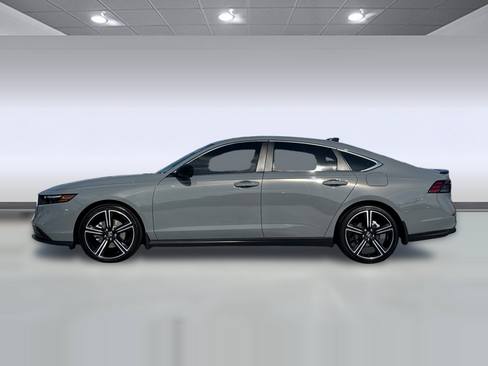 Used 2024 Honda Accord Sport image 2