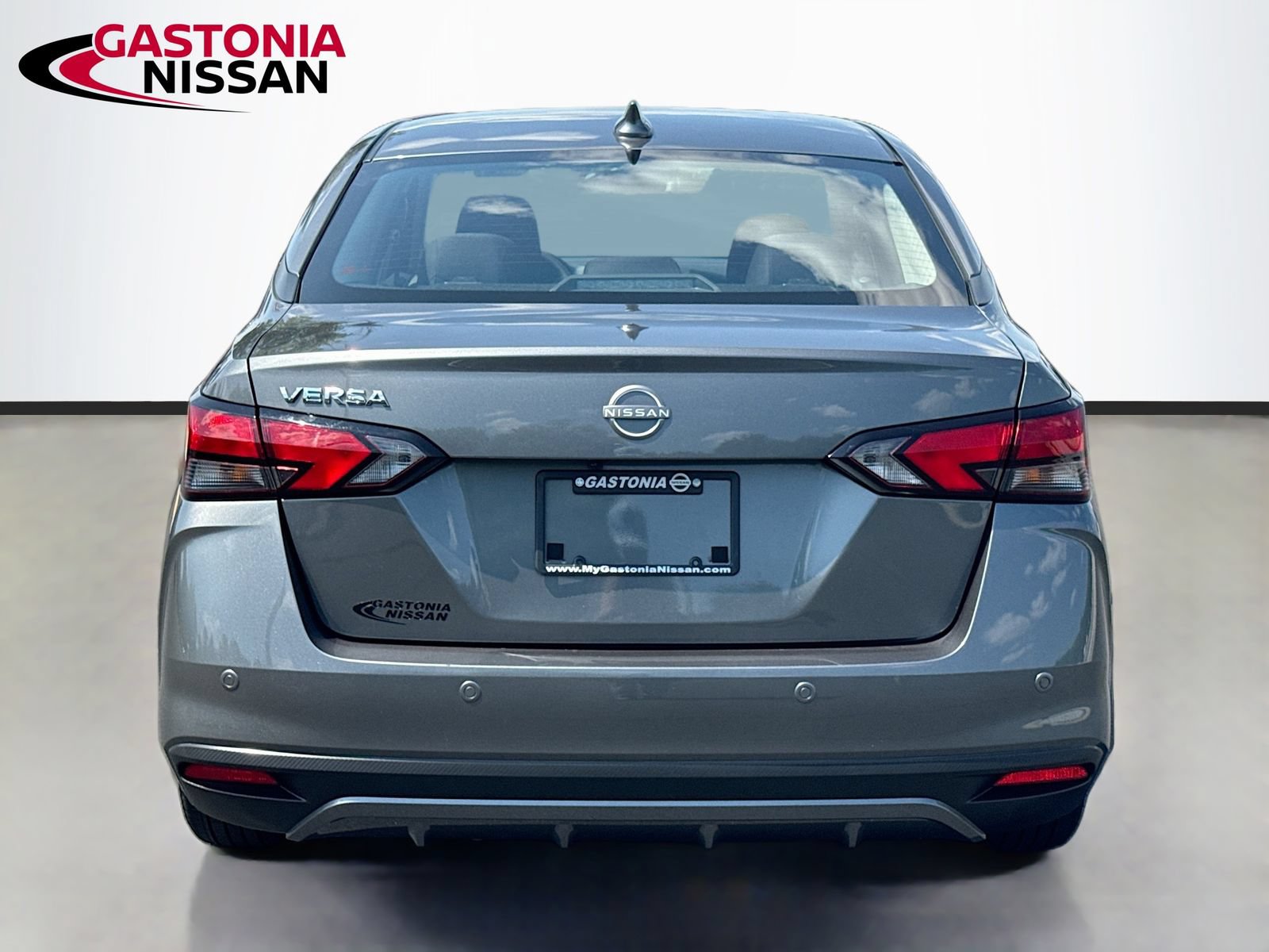 Used 2025 Nissan Versa SV FWD image 7