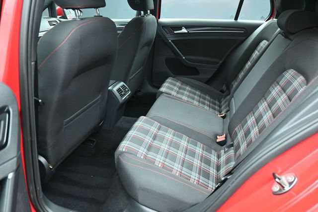 Used 2016 Volkswagen Golf 4-Door FWD image 14
