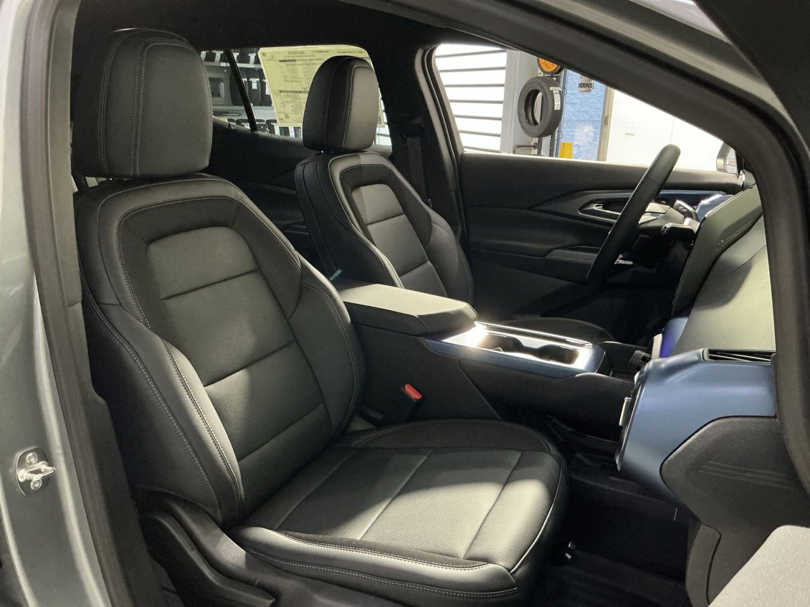 New 2026 Chevrolet Equinox EV LT image 33