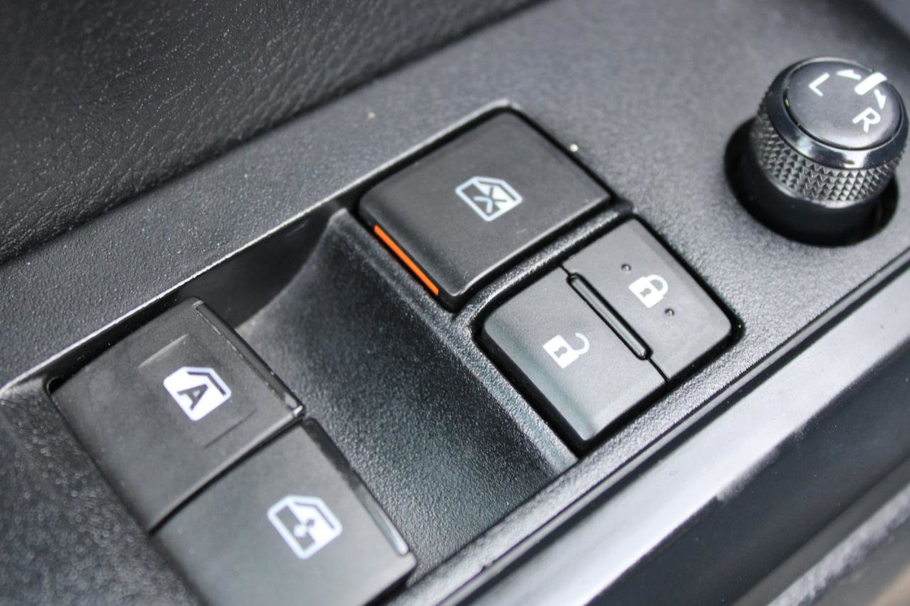 Used 2019 Toyota Tacoma SR image 15