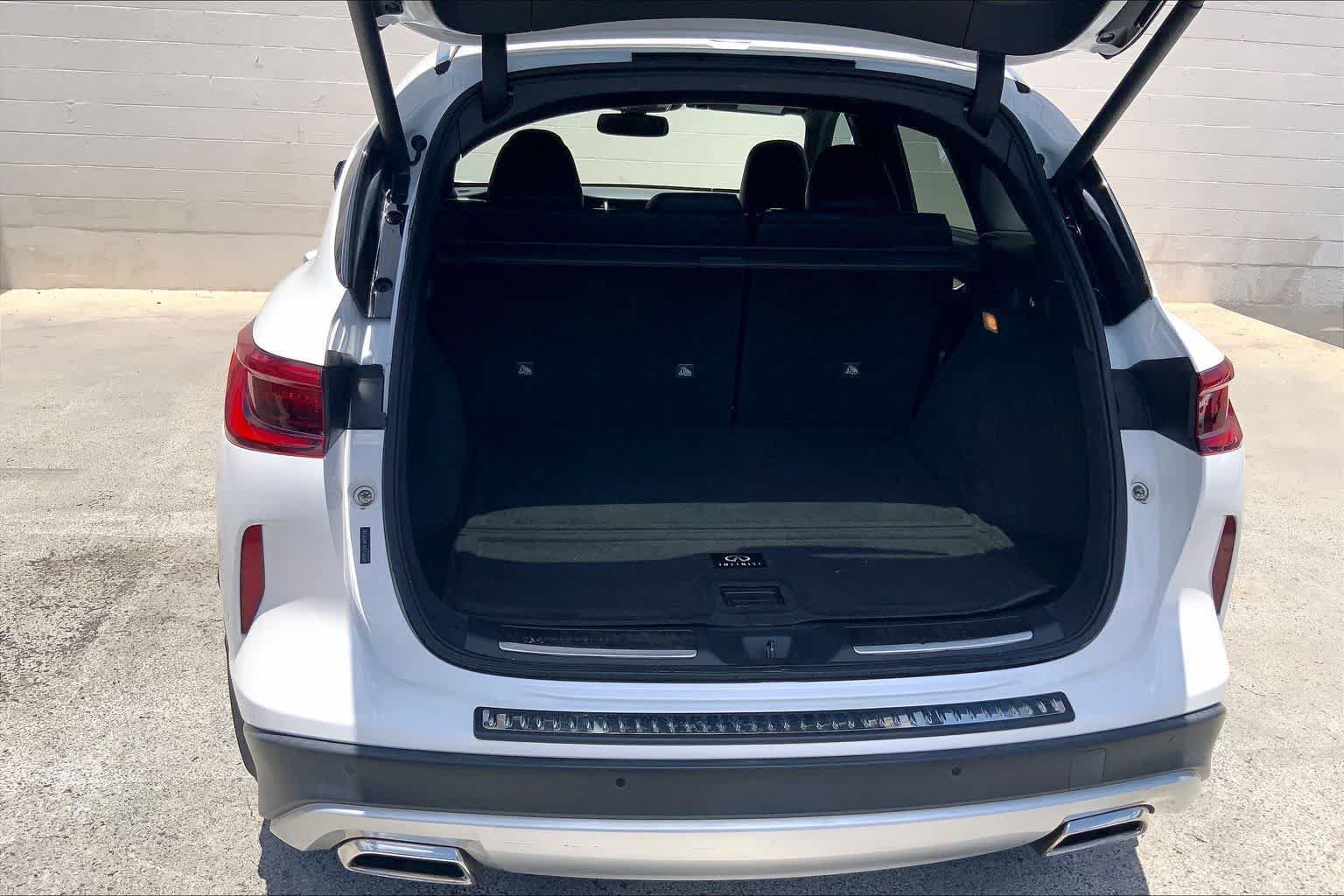 Used 2019 INFINITI QX50 Essential w/ Sensory Package FWD image 18