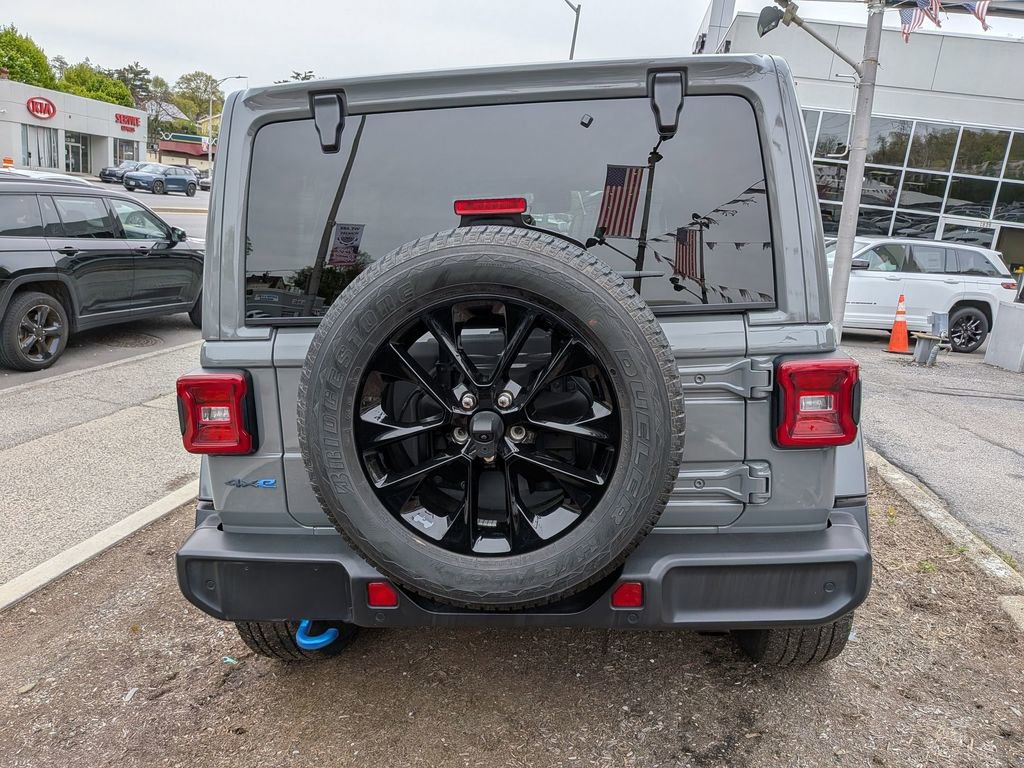 Used 2021 Jeep Wrangler Unlimited Sahara w/ Cold Weather Group AWD/4WD image 7