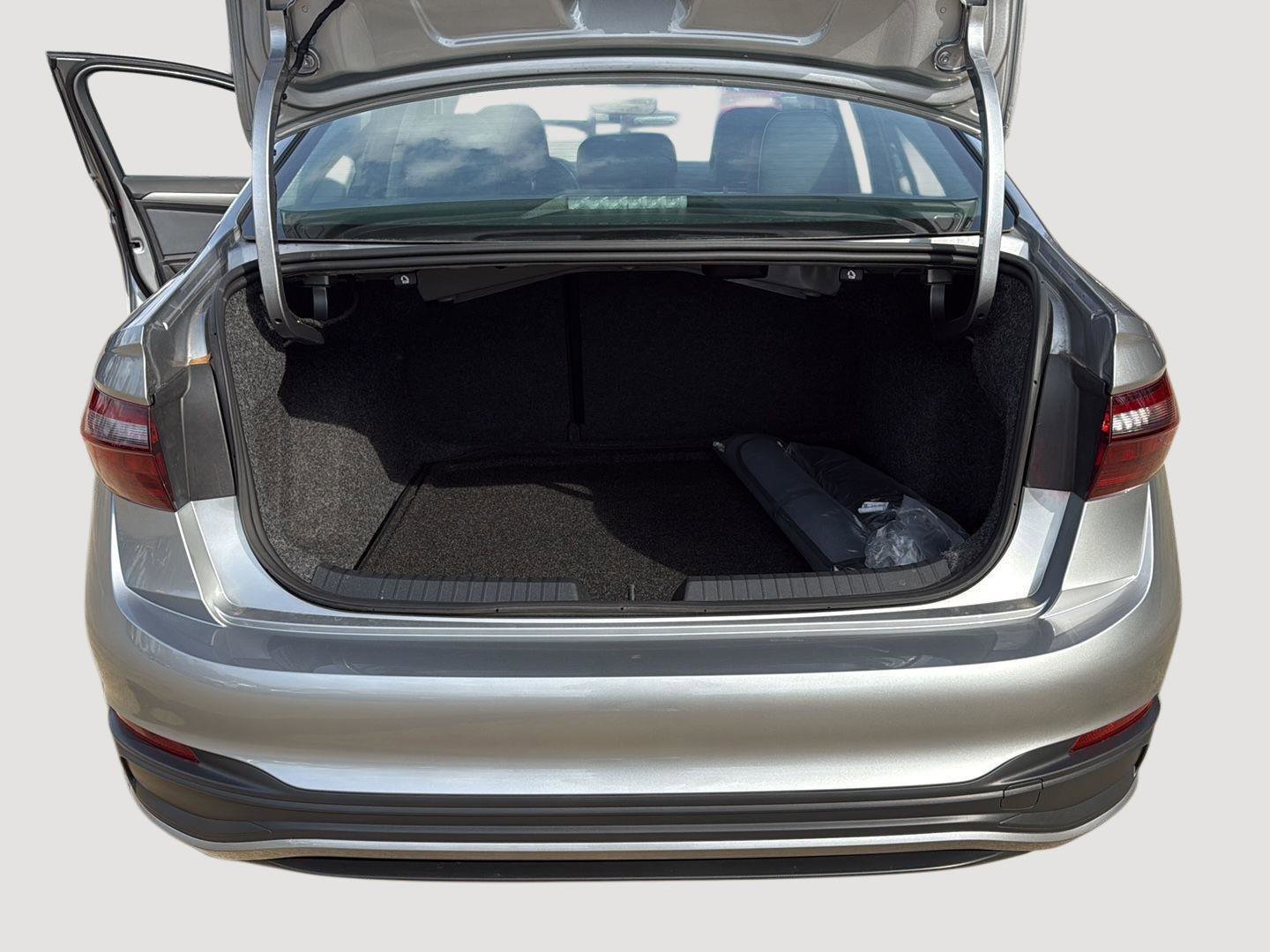 Certified 2025 Volkswagen Jetta SE image 23