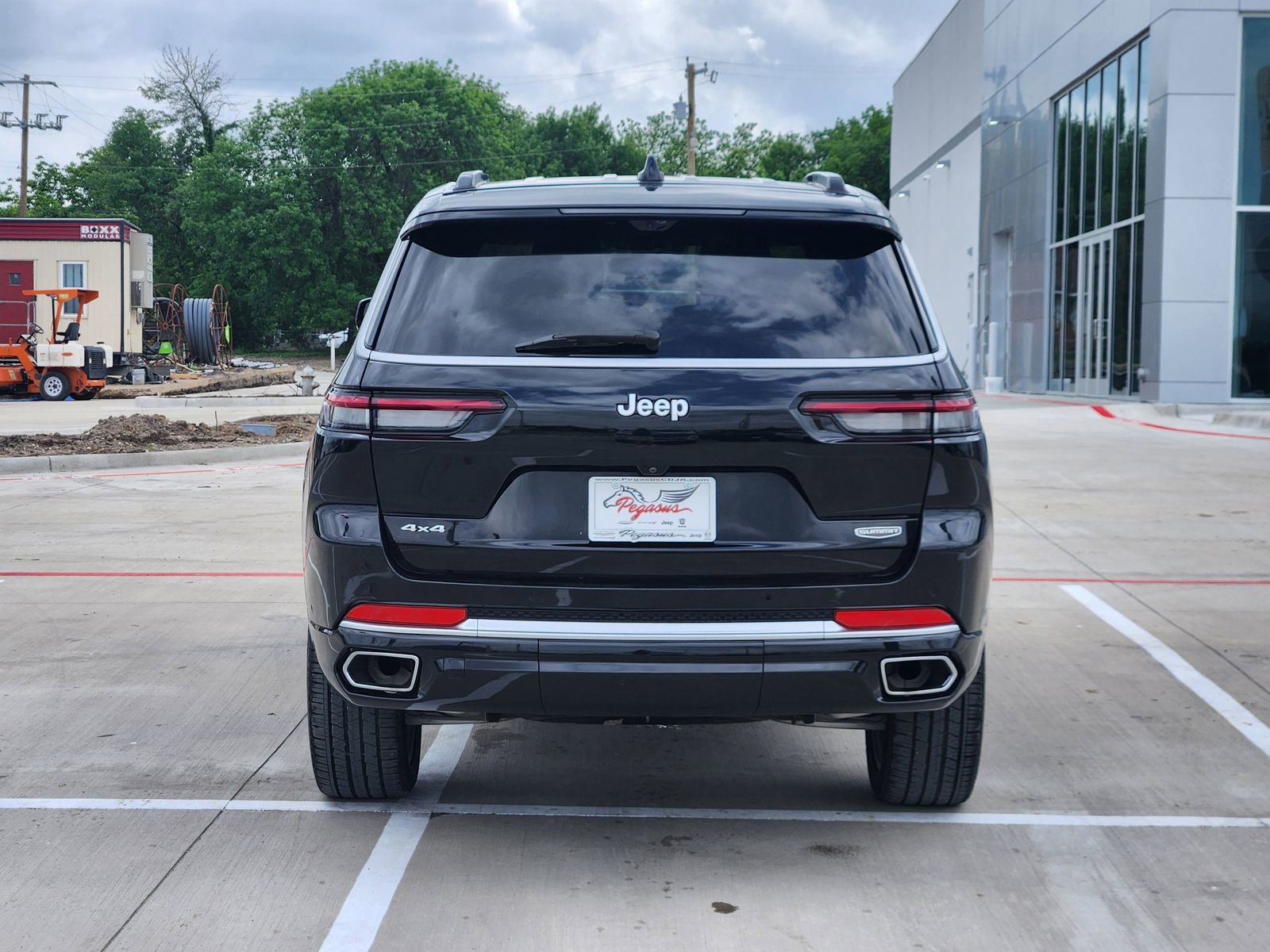 Used 2025 Jeep Grand Cherokee L Summit w/ Advanced Protech Group IV image 8