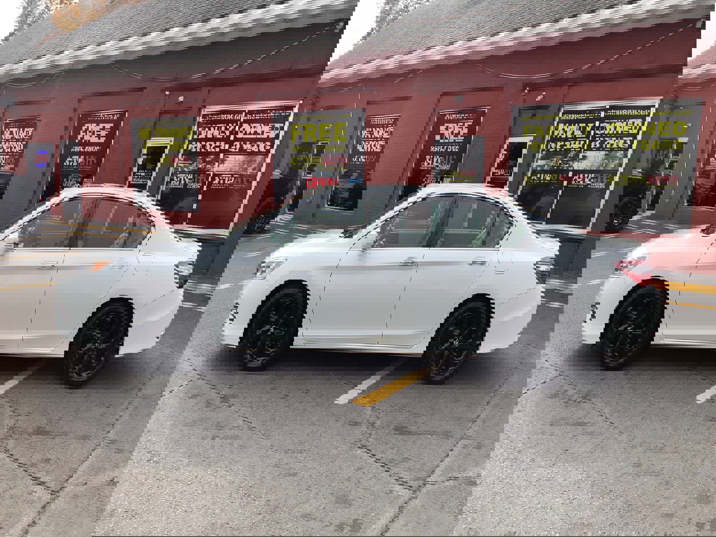 Used 2017 Honda Accord EX-L image 4