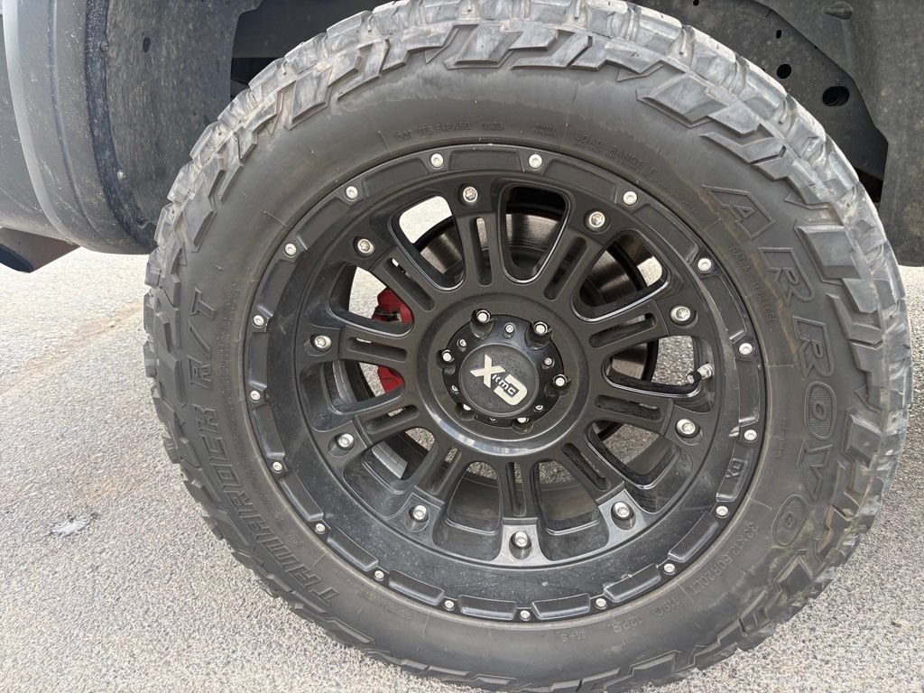 Used 2020 Nissan Titan PRO-4X w/ Pro-4x Convenience Package AWD/4WD image 11
