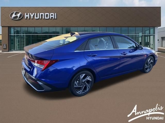 Certified 2025 Hyundai Elantra Limited image 5